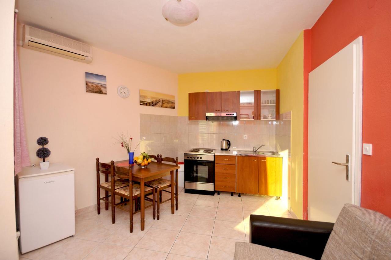 Apartments With A Parking Space Okrug Donji, Ciovo - 13732 Donji Okrug  Ngoại thất bức ảnh