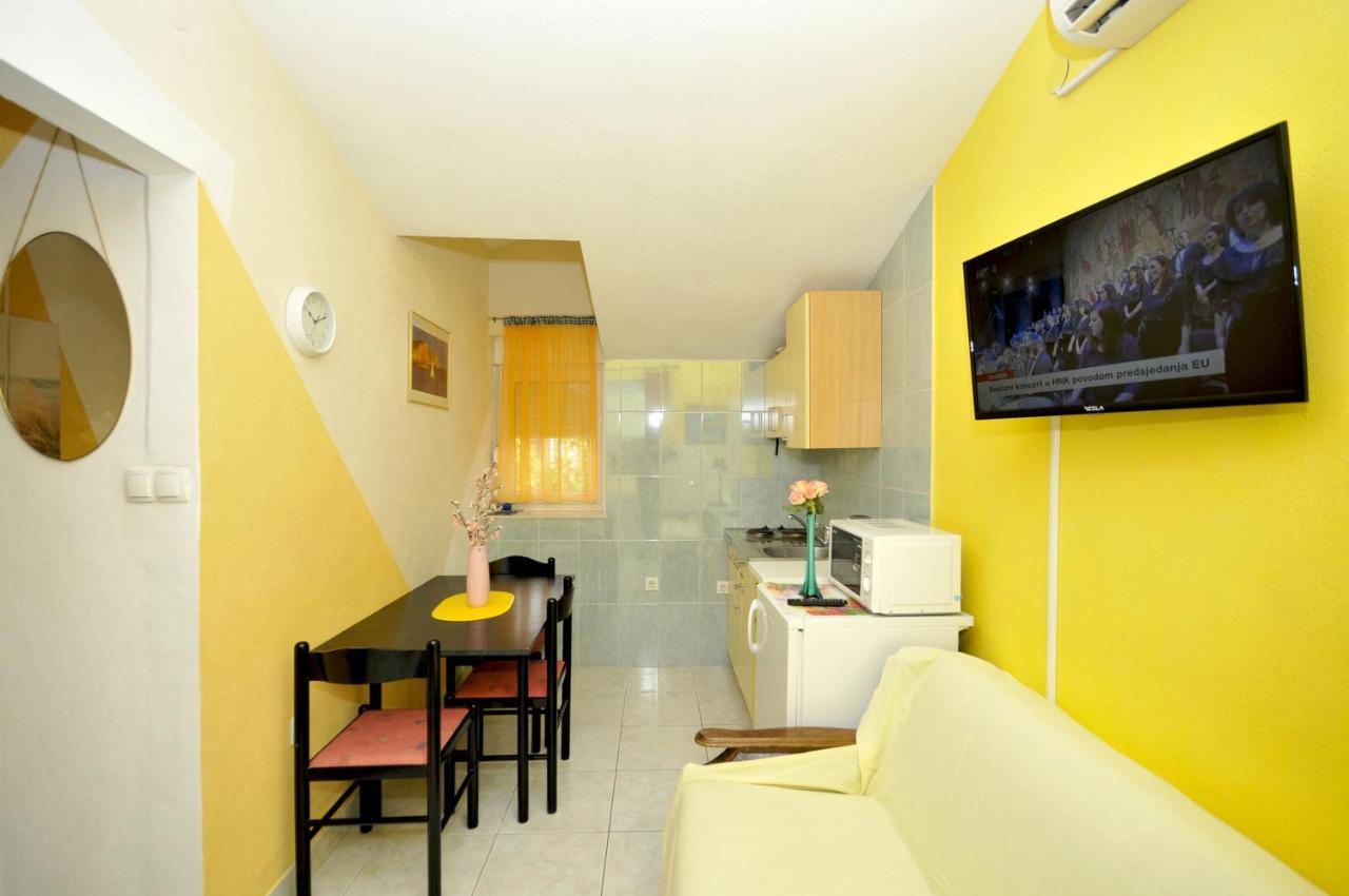 Apartments With A Parking Space Okrug Donji, Ciovo - 13732 Donji Okrug  Ngoại thất bức ảnh